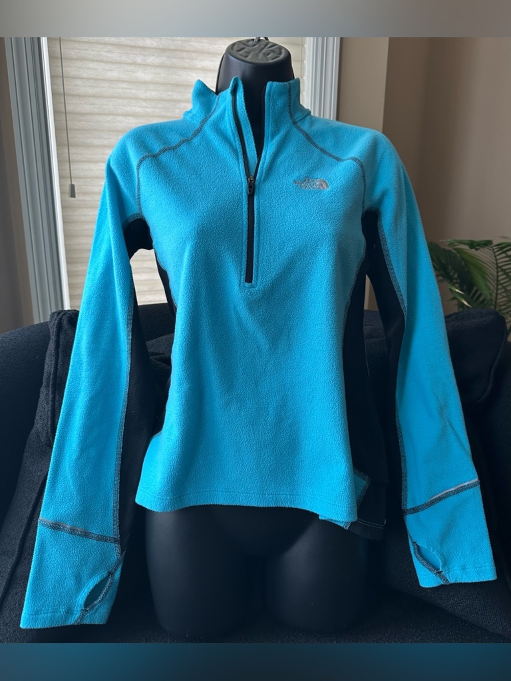 The North Face Vaporwick 1/4 zip fleece pullover • turquoise/black •women’s s